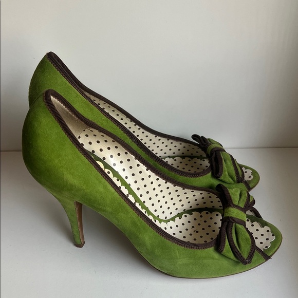 Moschino Green Bow Peep-Toe Heels - Picture 5 of 6